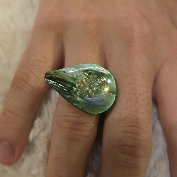 Beautiful turquoise ring with a spandeble ring. New never used. - Picture 1 of 3